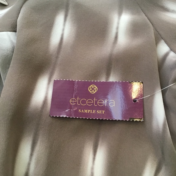 NWT $278 Etcetera blouse. - Picture 5 of 7